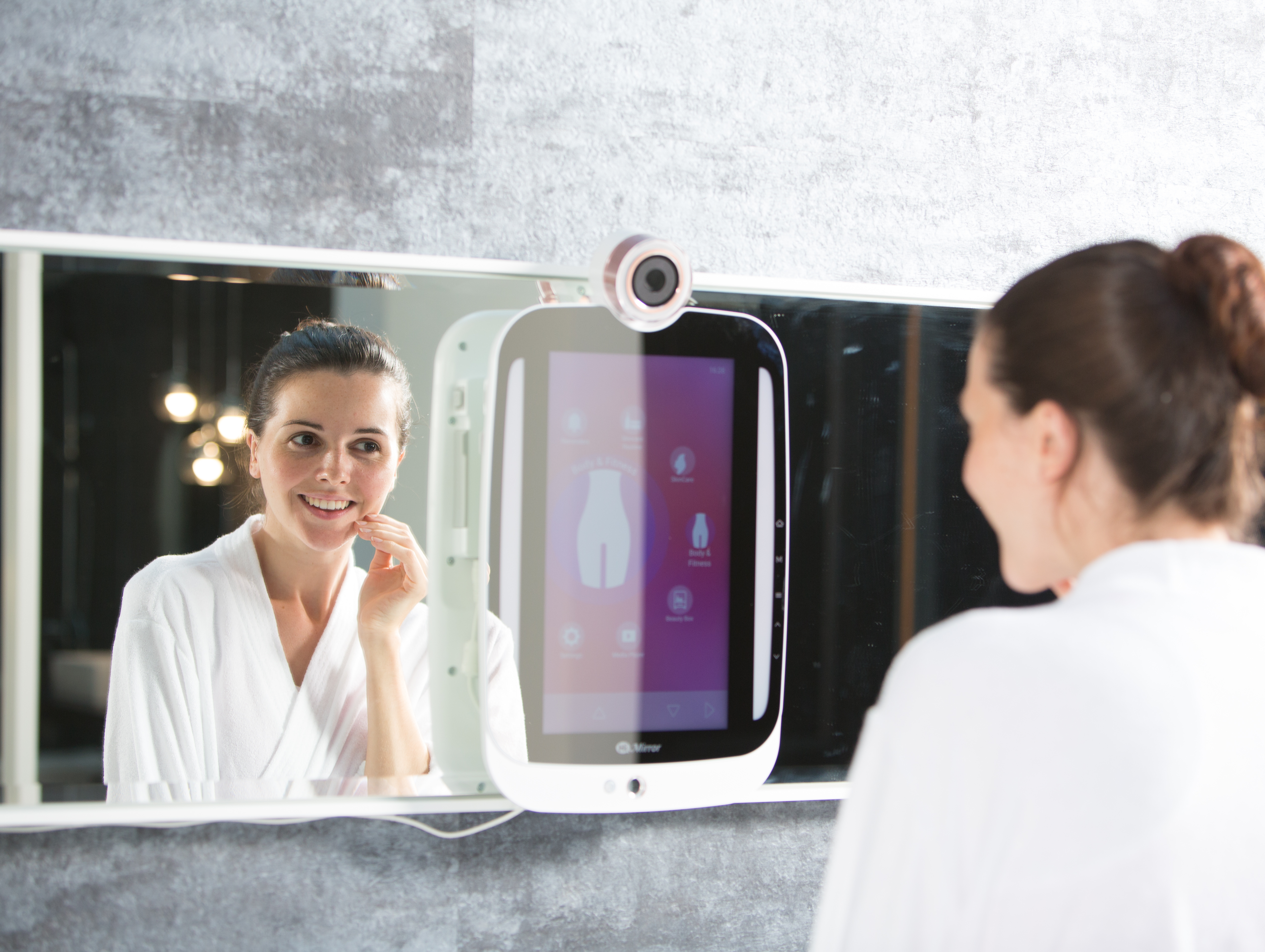 With mirror view. Умное зеркало HIMIRROR. HIMIRROR Mini Premium. Интерактивное зеркало. Зеркало будущего.