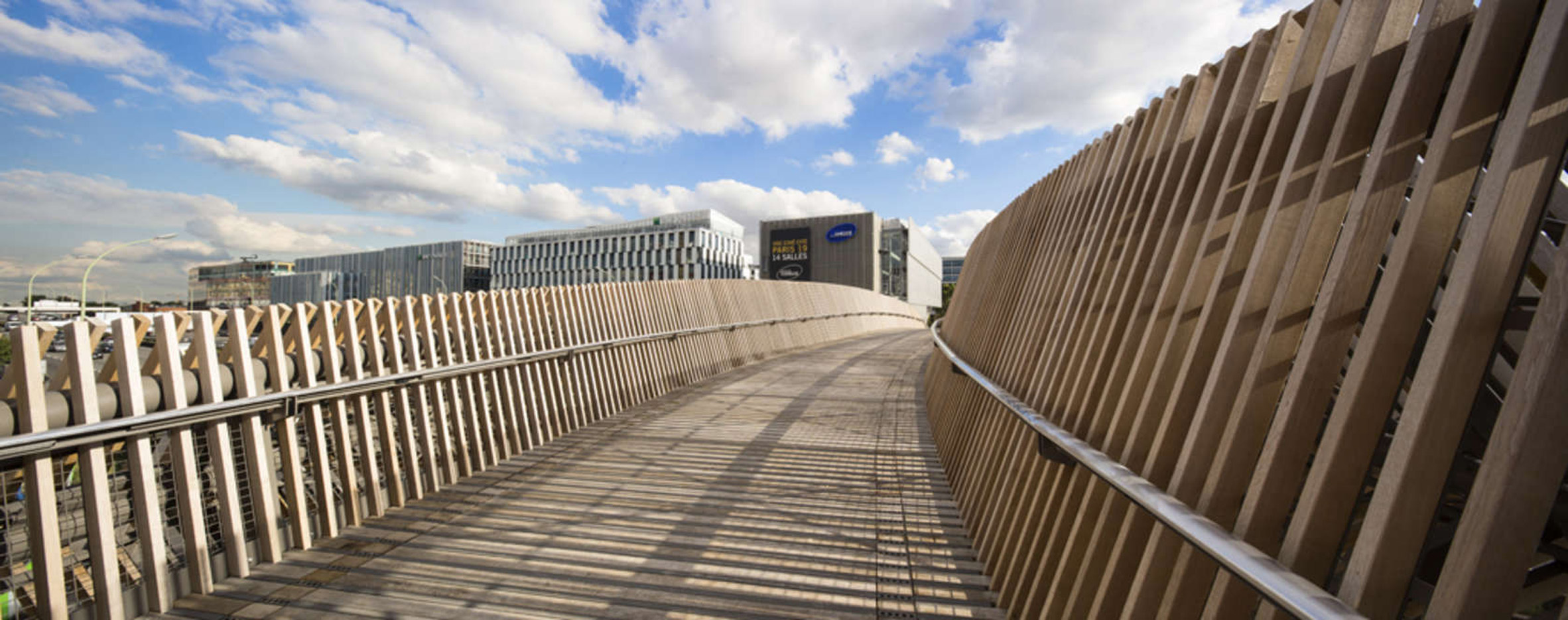 architizer-footbridge-over-the-boulevard-peripherique-dvvd-infrastructure_dezeen_2364_col_0
