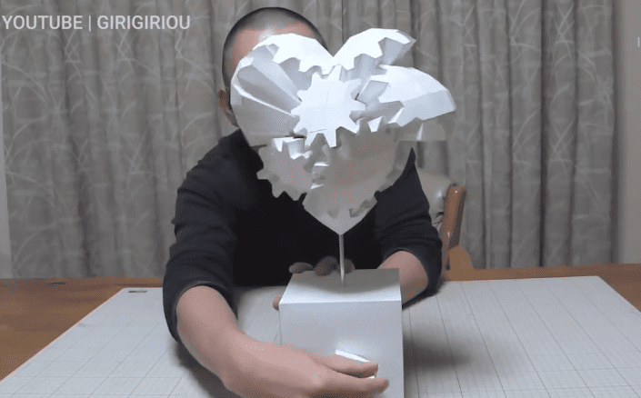 Японський дизайнер робить неймовірні механізми із паперу (Відео)