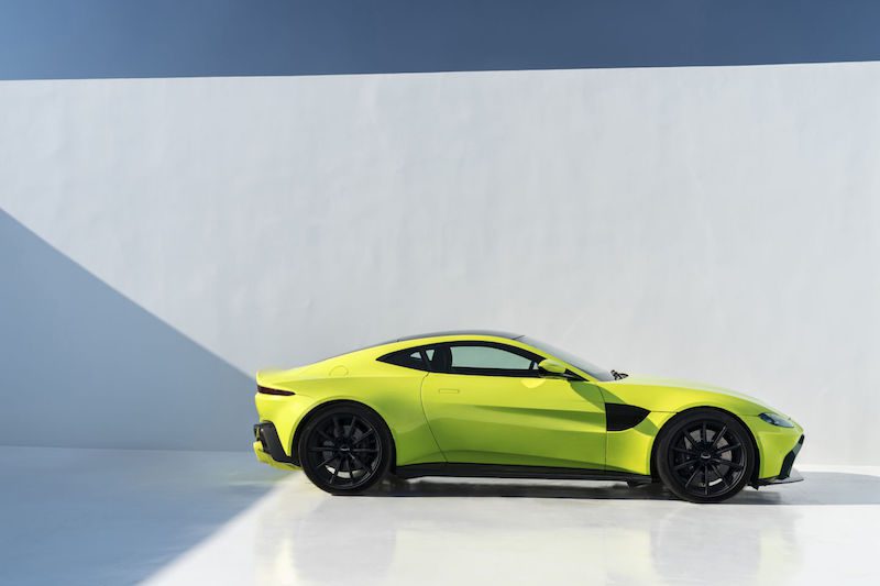 Aston Martin порадував поціновувачів автодизайну: новий Vantage – це смакотааа!