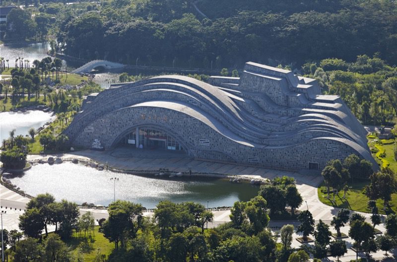 Феноменальний дизайн: будинок у вигляді гори в Китаї (ФОТО)