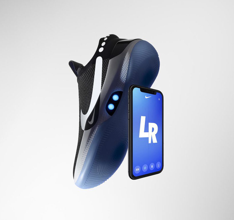 Розумні кросівки від Nike шнуруються зі смартфона (ФОТО)